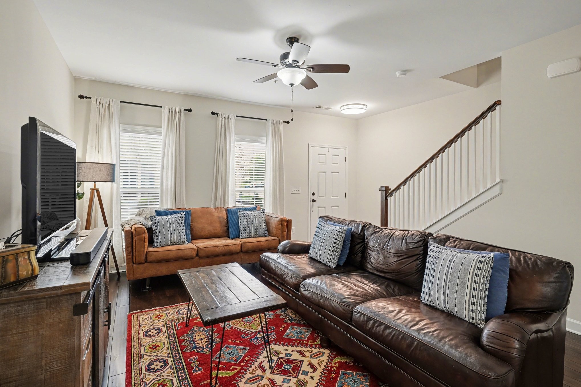 2824 Sterlingshire Dr