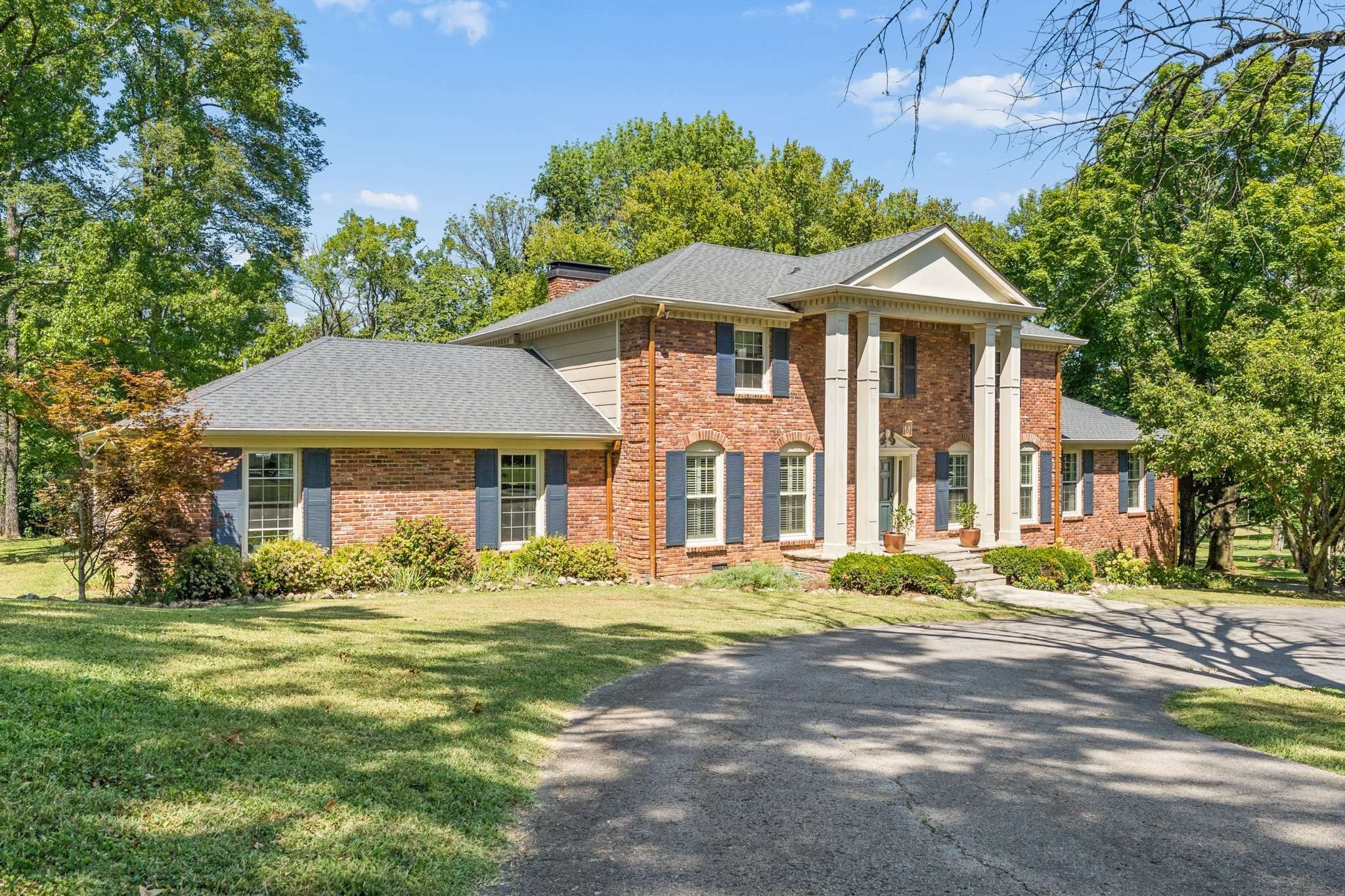 806 Willowdale Ct