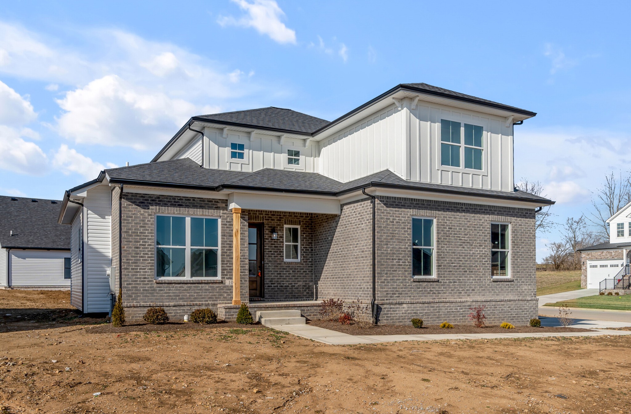 965 Hunters Lane