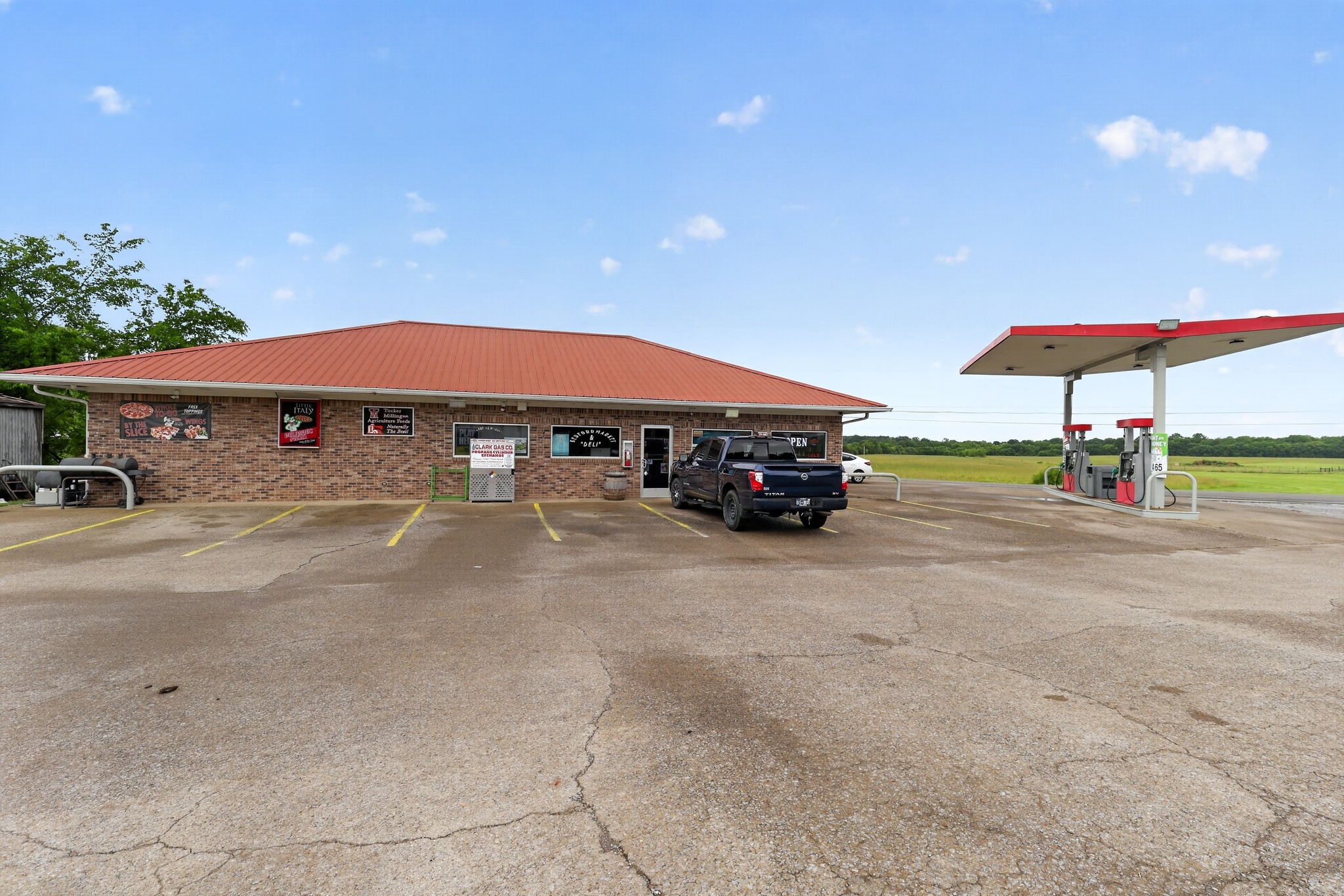 1837 Highway 64 W