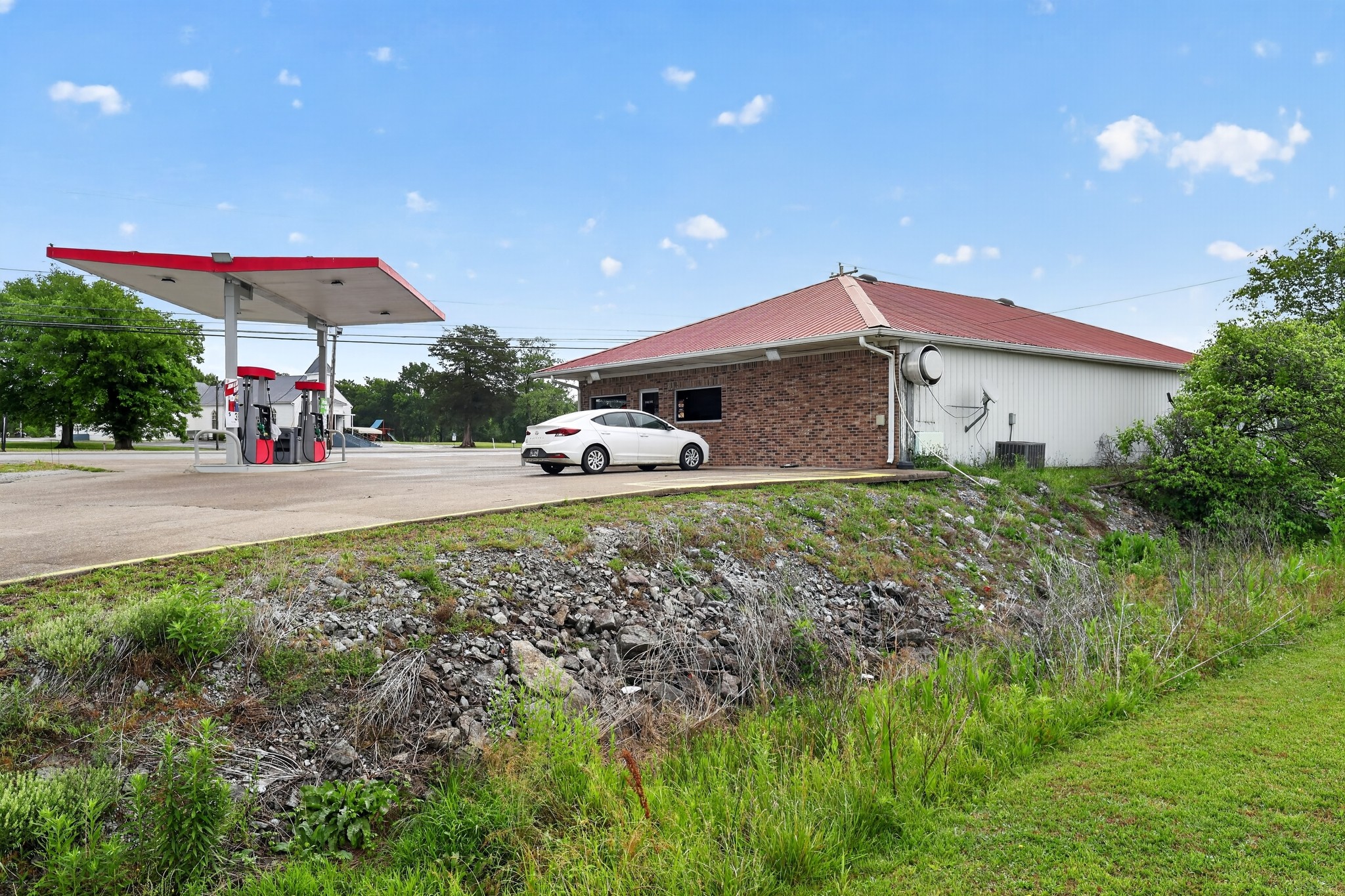 1837 Highway 64 W