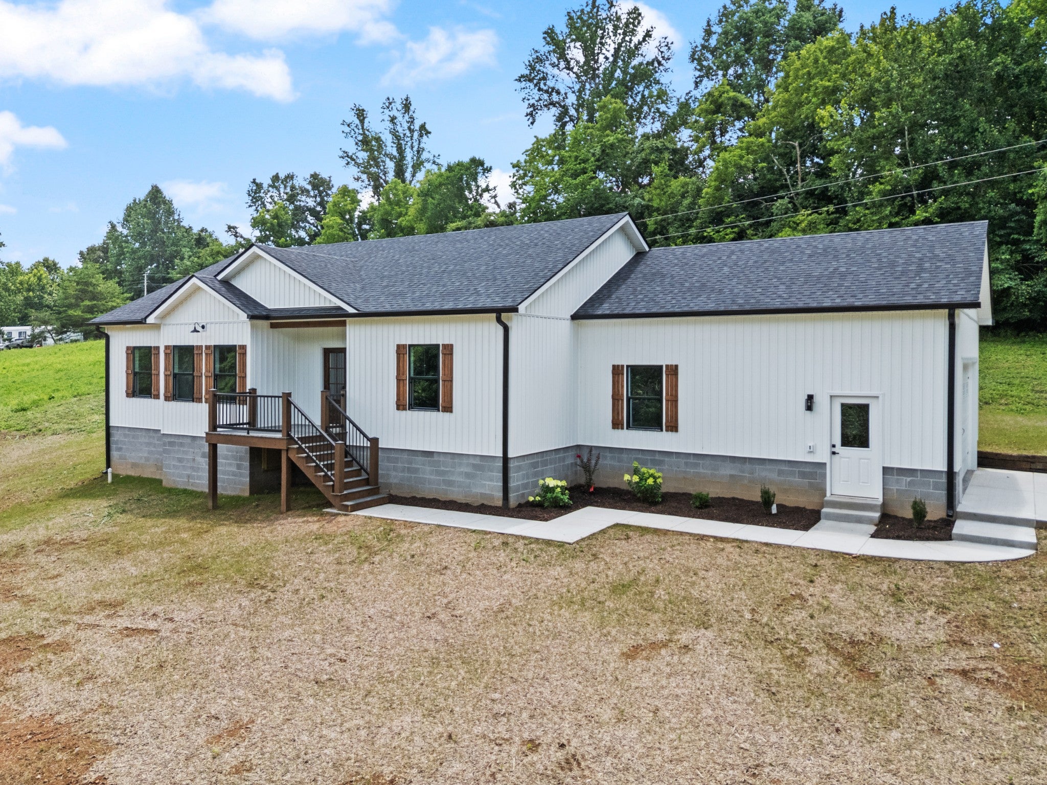 1299 Freeman Loop