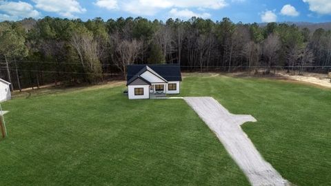 1280 Old County House Road Charlotte TN 37036