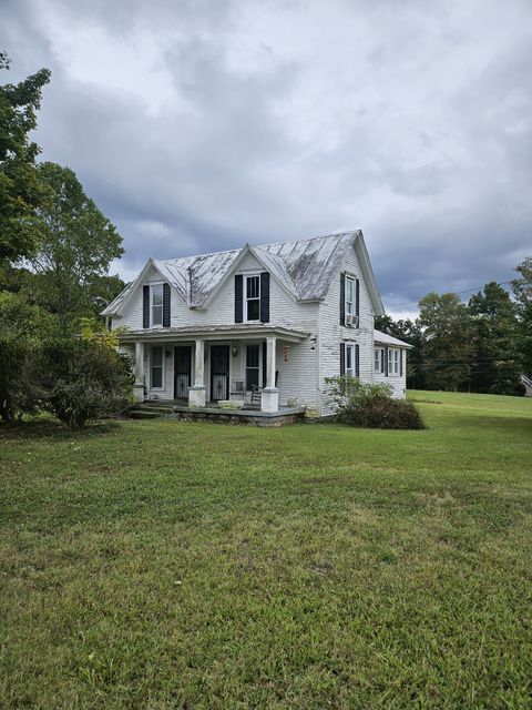 1653 Friendship Rd Cross Plains TN 37049