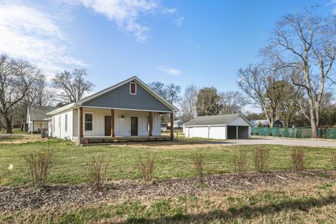 6604 2nd St College Grove TN 37046