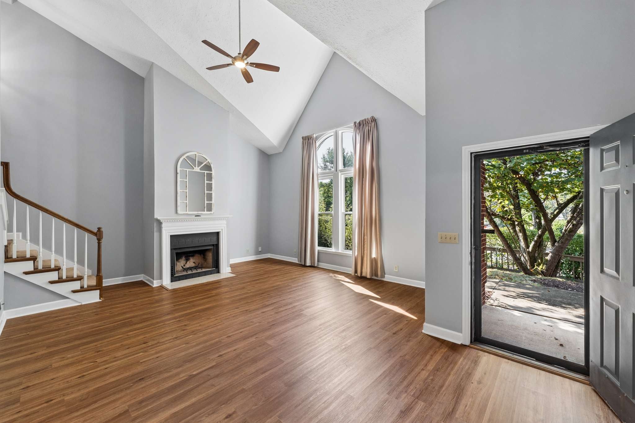 100 Highland Villa Dr
