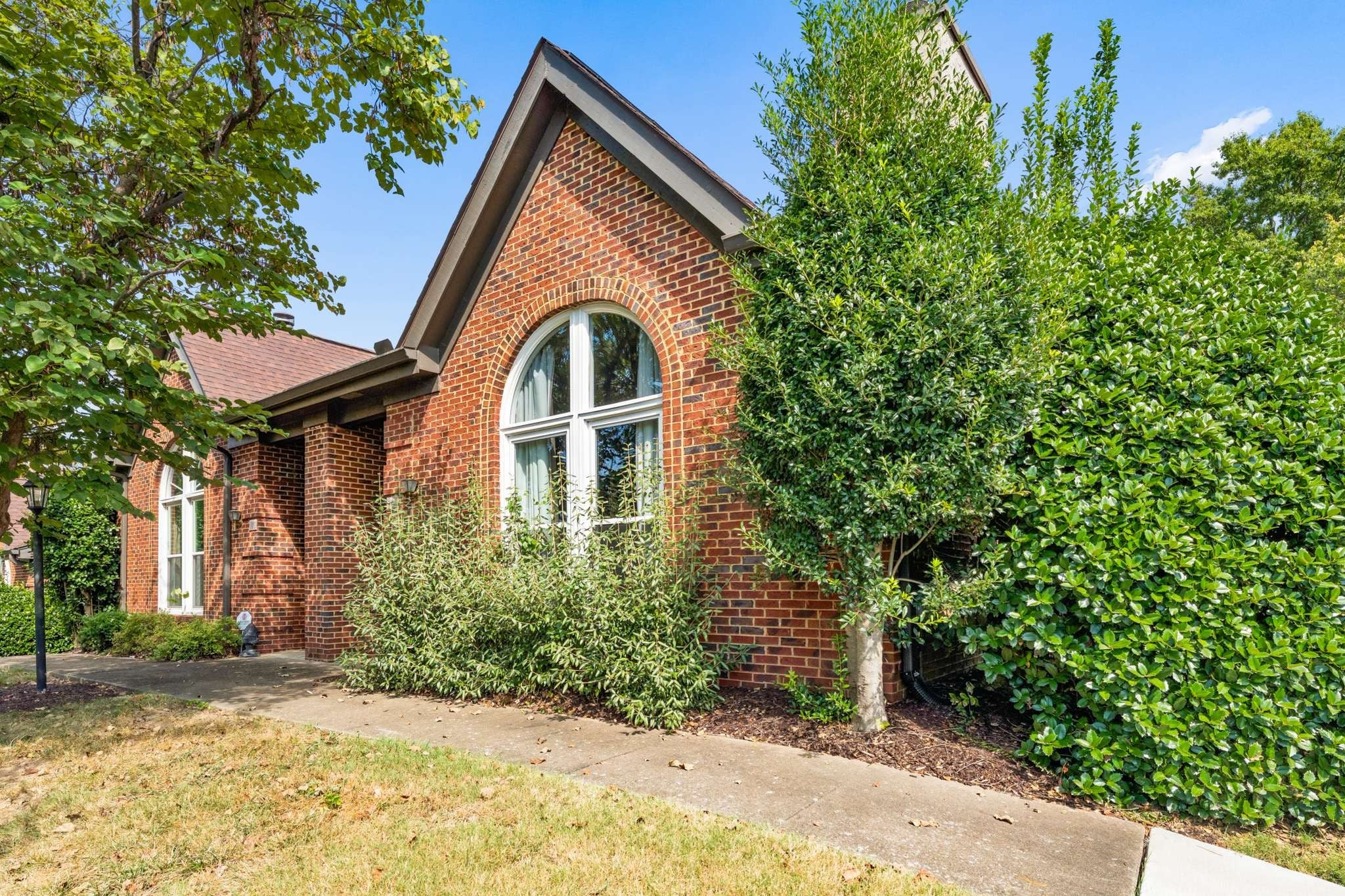 2-bed listing at 100 Highland Villa Dr, Nashville