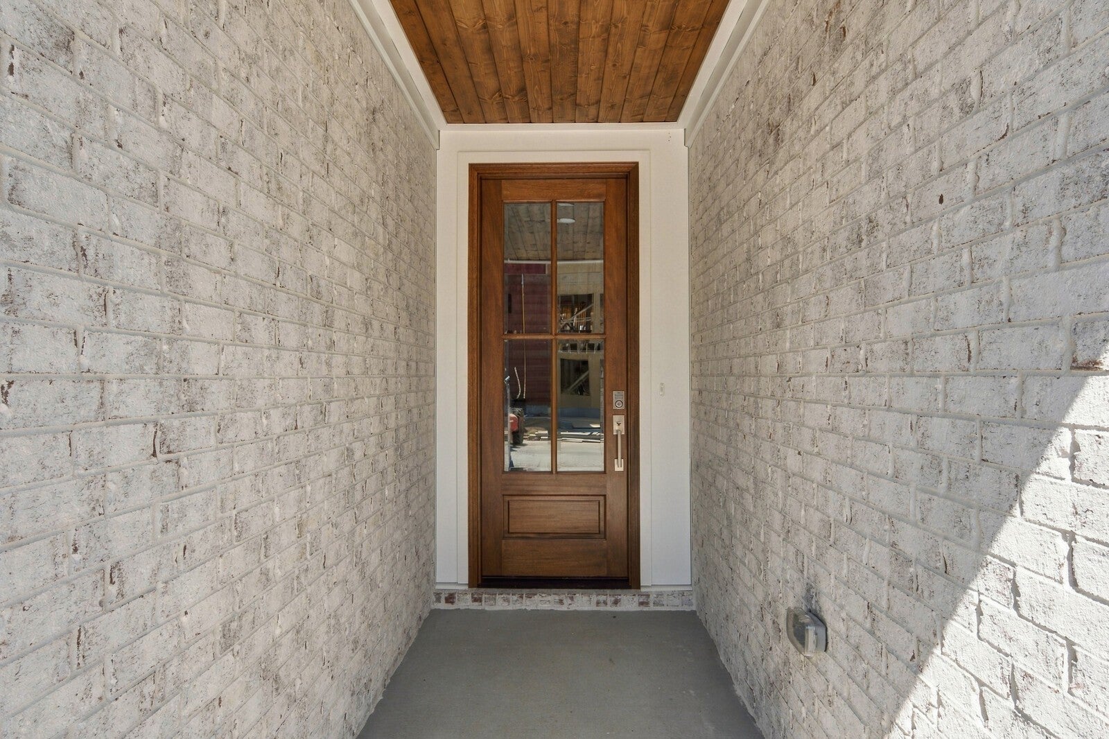 2100 Conductor Ln