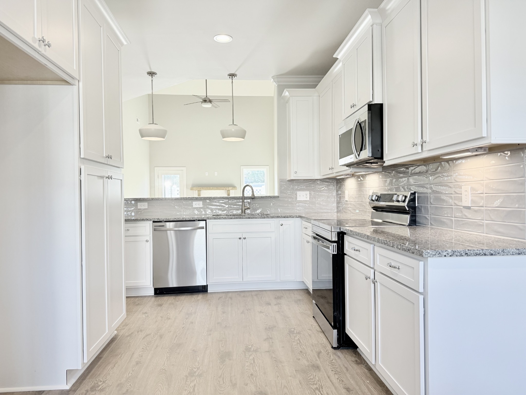 1907 Gracie Bug Loop