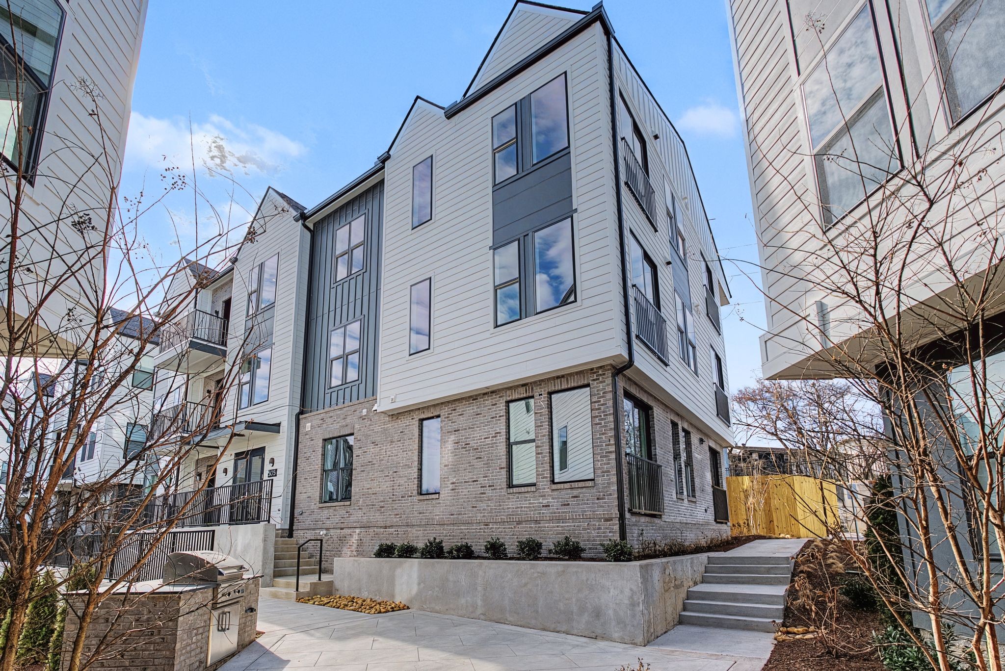 505 Community Ct 101