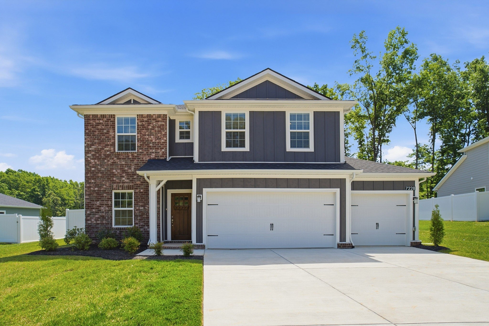 5-bed listing at 7228 Fairlawn Dr, Fairview
