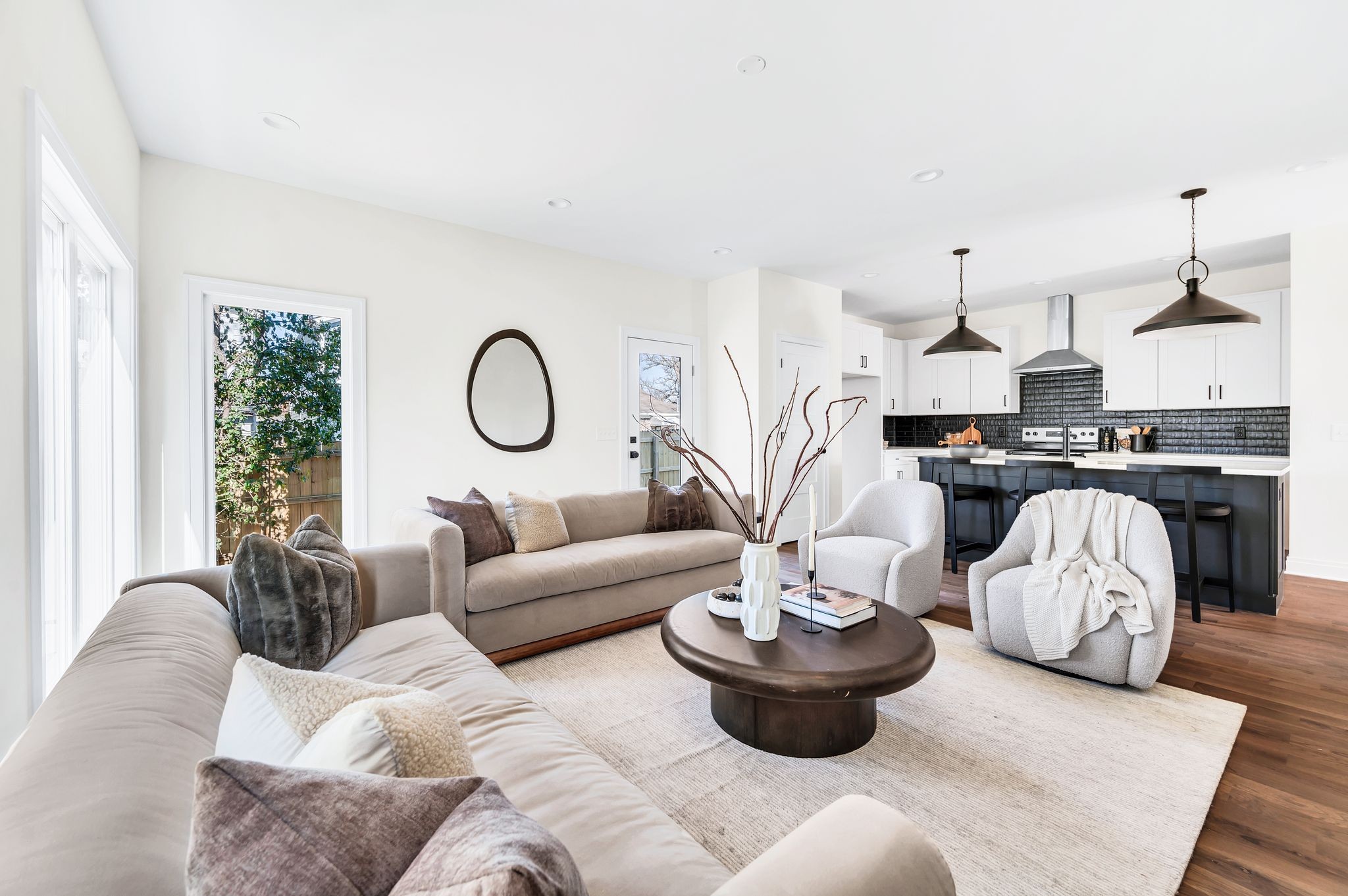 4B Belle Forrest Ave