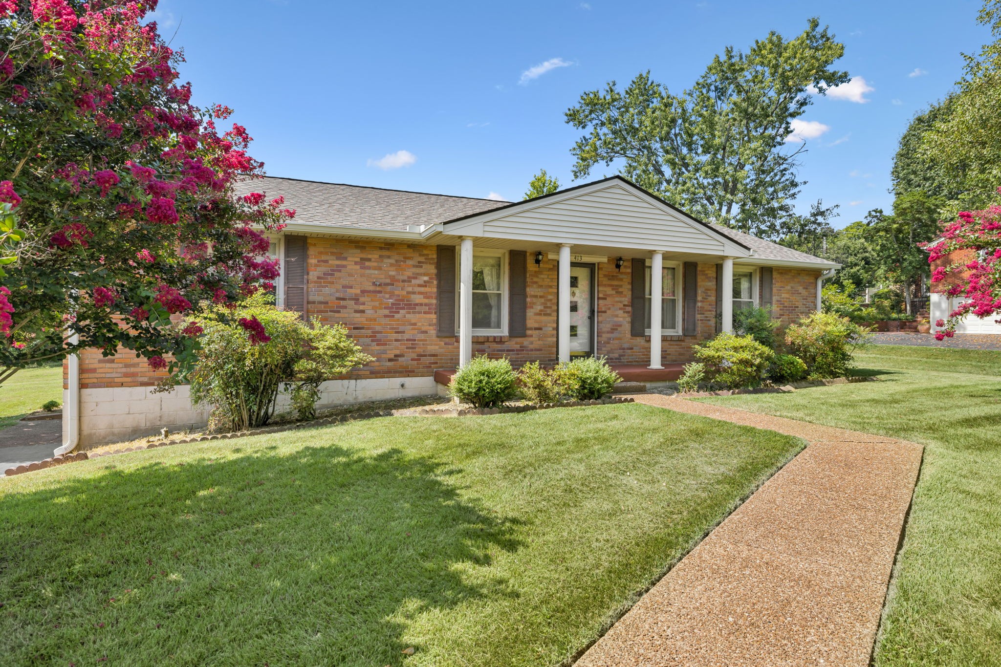 413 Hilltop Dr