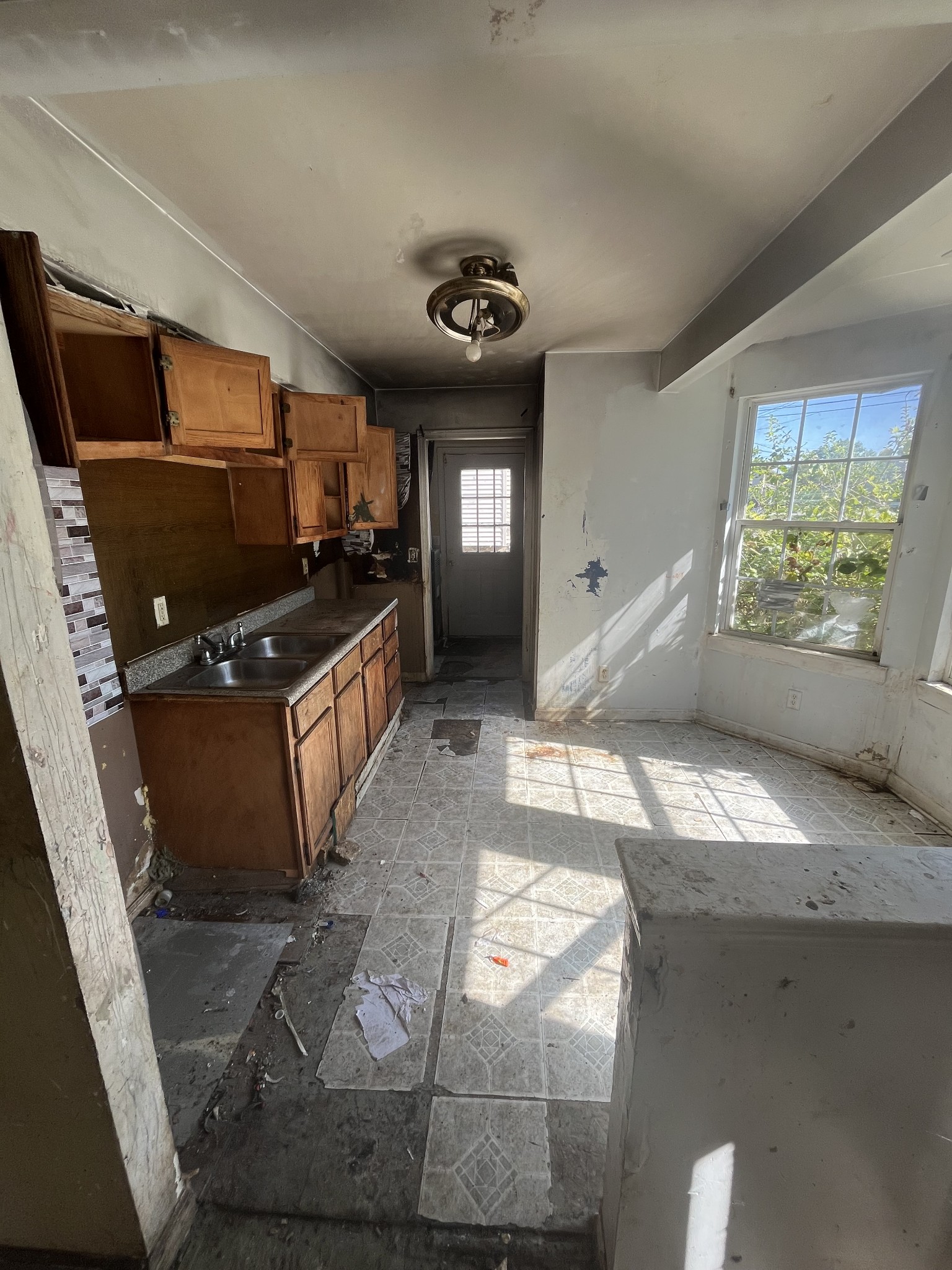 3320 Chesapeake Cir