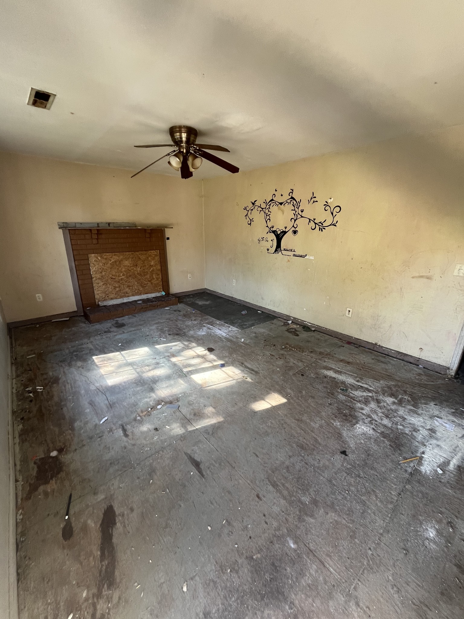 3320 Chesapeake Cir