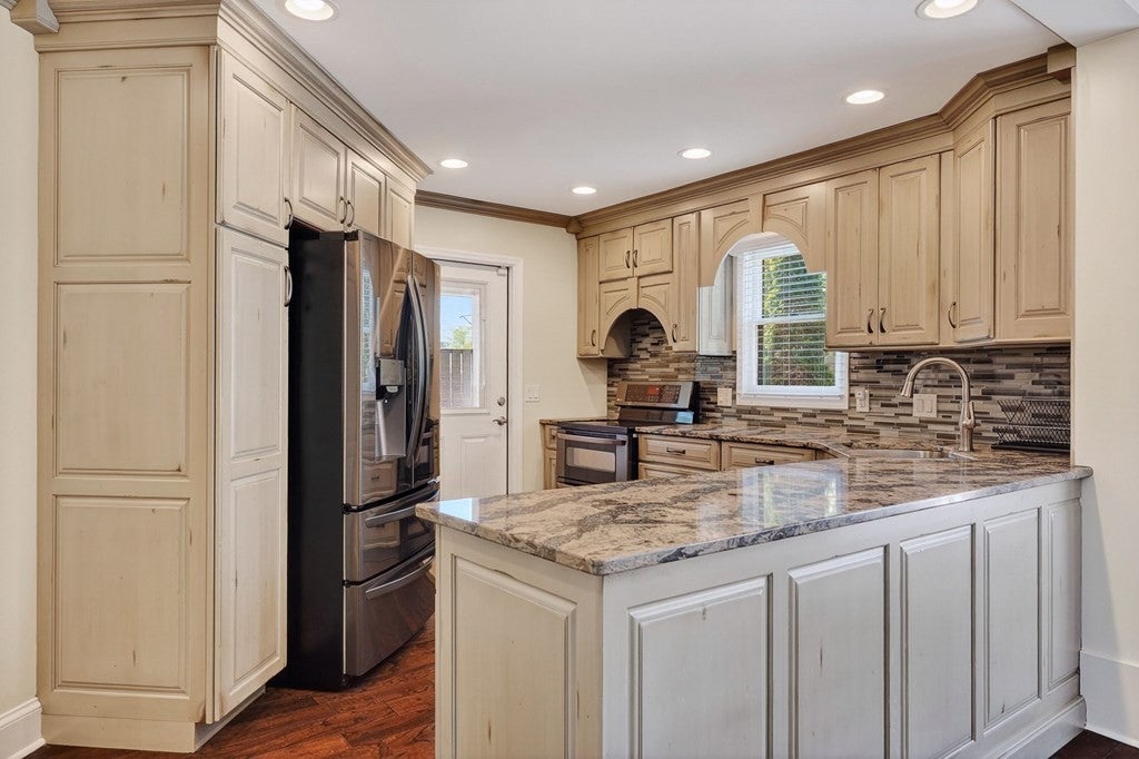 1630 Fairway Dr