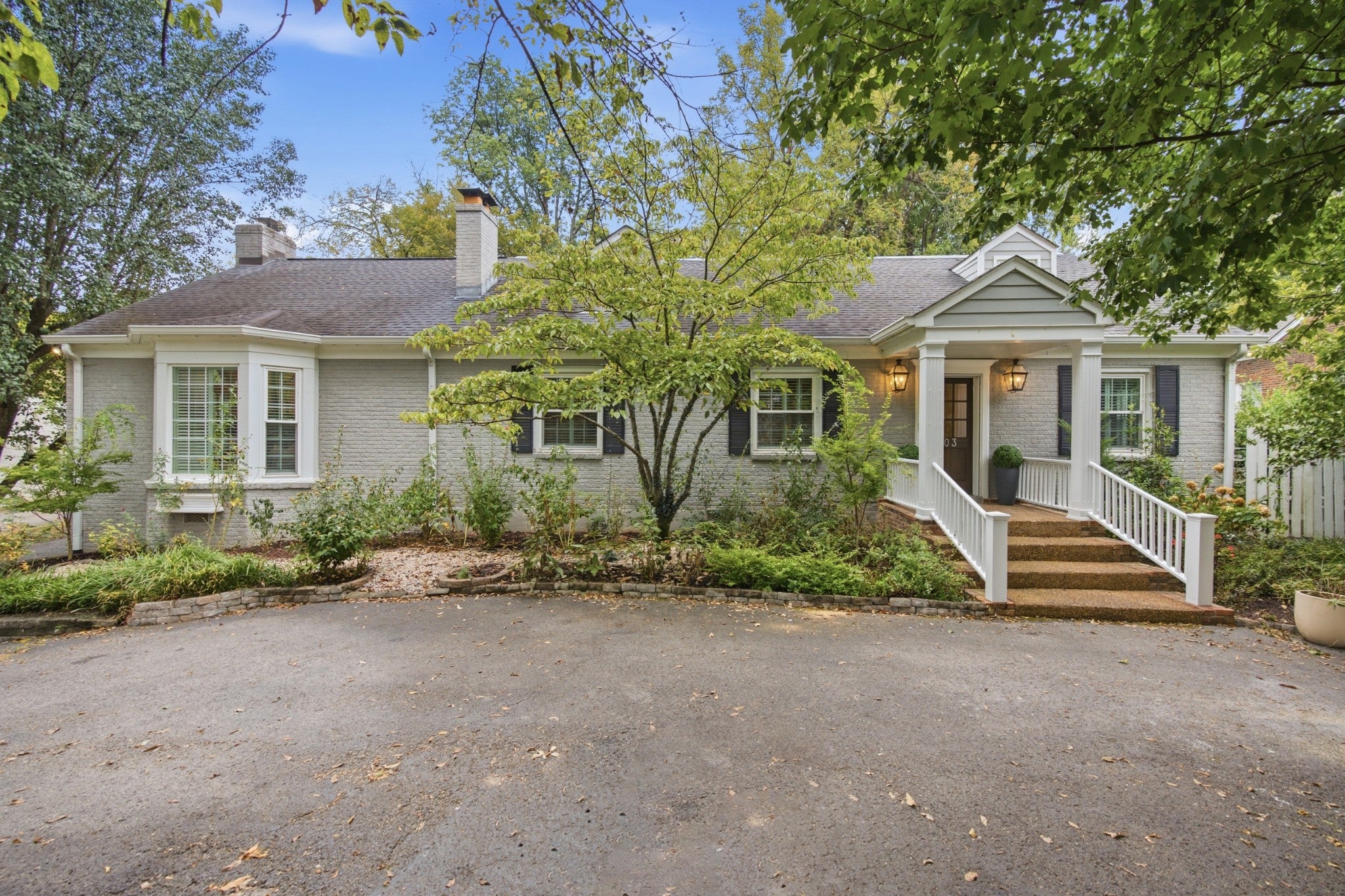 703 Clearview Dr
