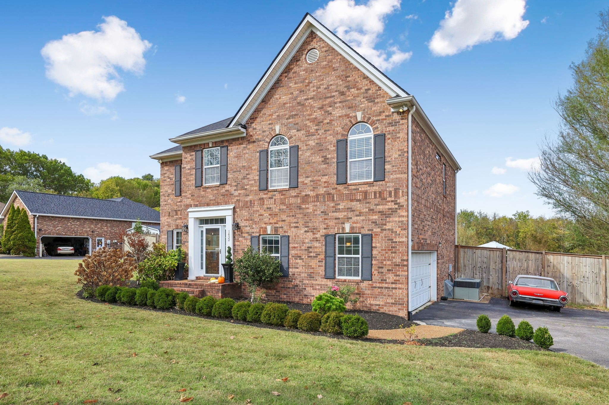 1432 Oak Leaf Dr