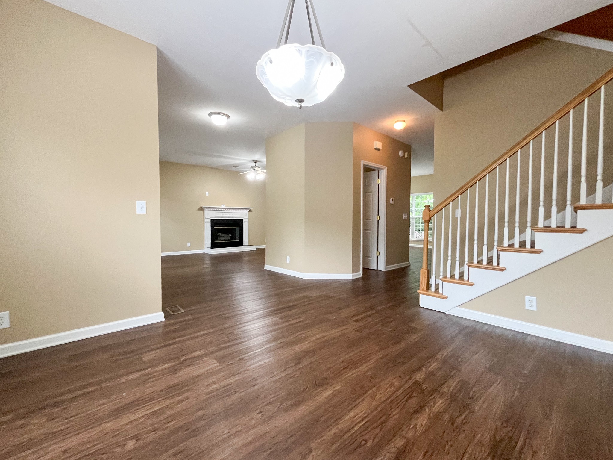 6977 Calderwood Dr