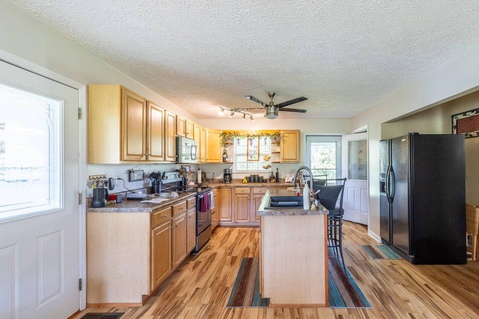 7511 Upper East Valley Rd