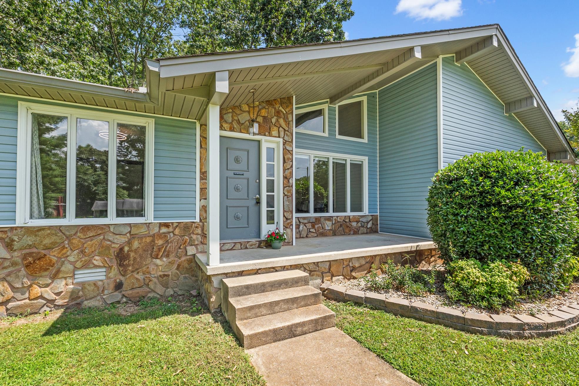 106 Autumn Ln