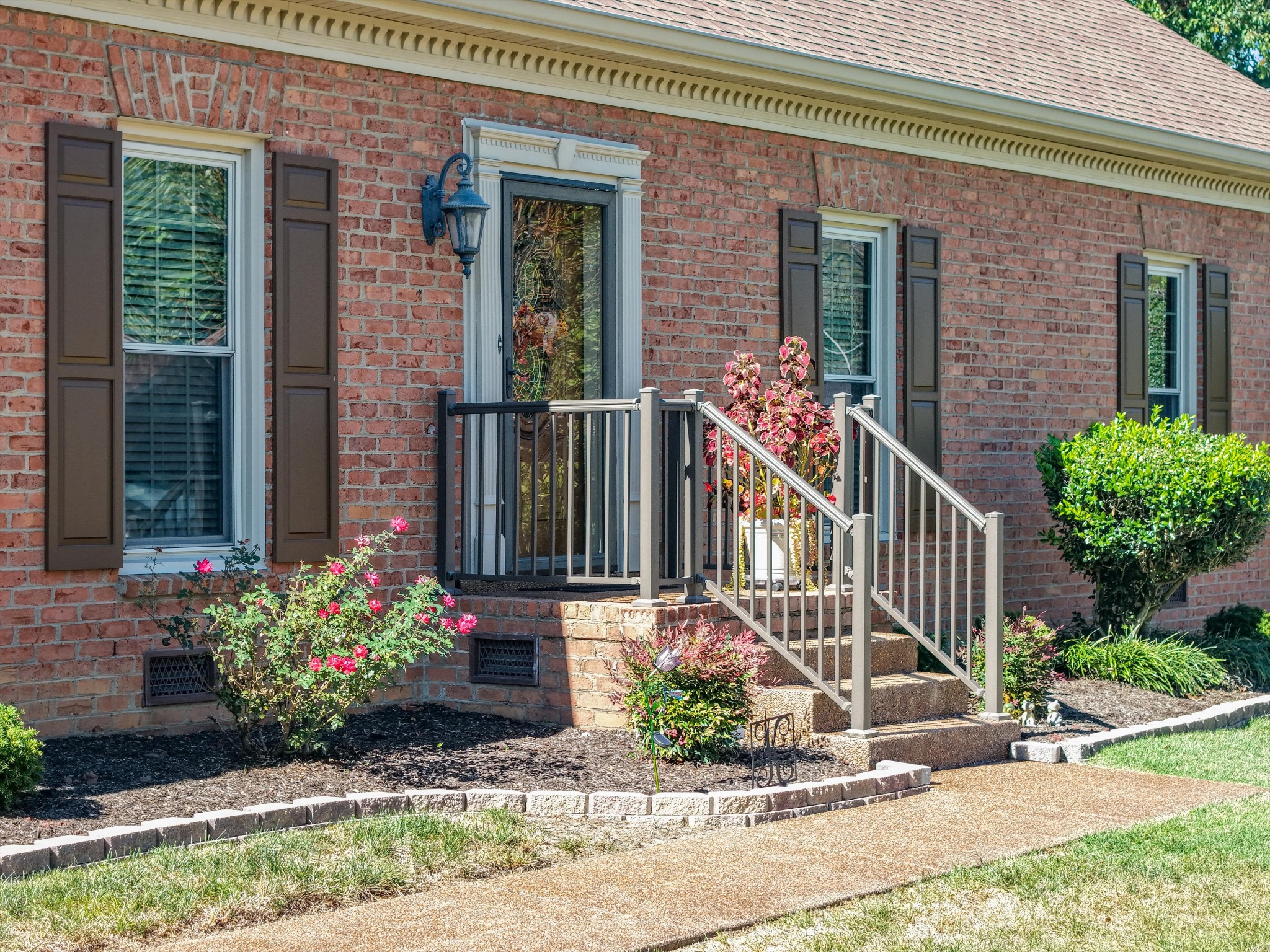 102 Hickory Trl