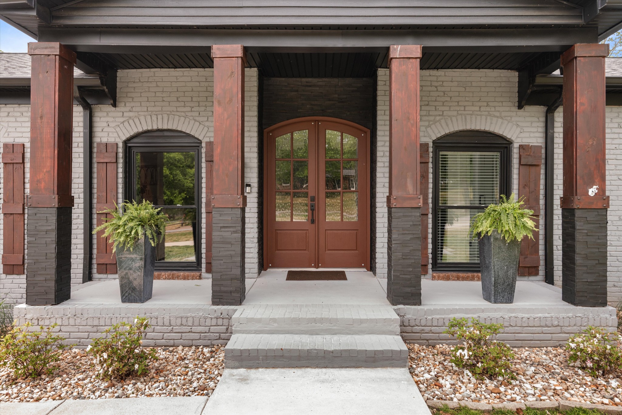 8115 Vaden Dr