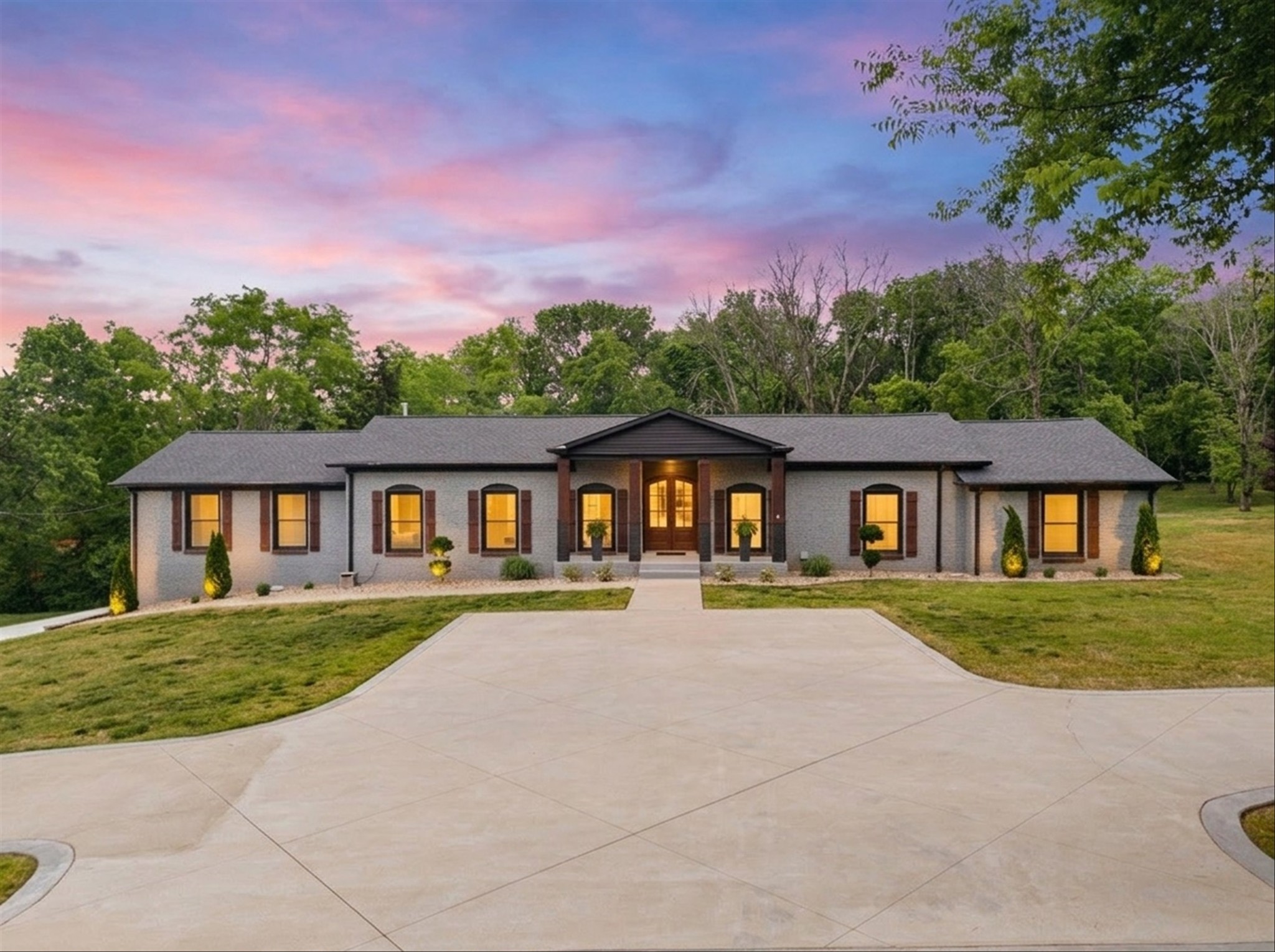 8115 Vaden Dr