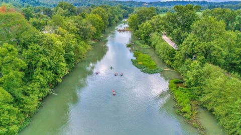 1076 Hwy 13 North Lobelville TN 37097