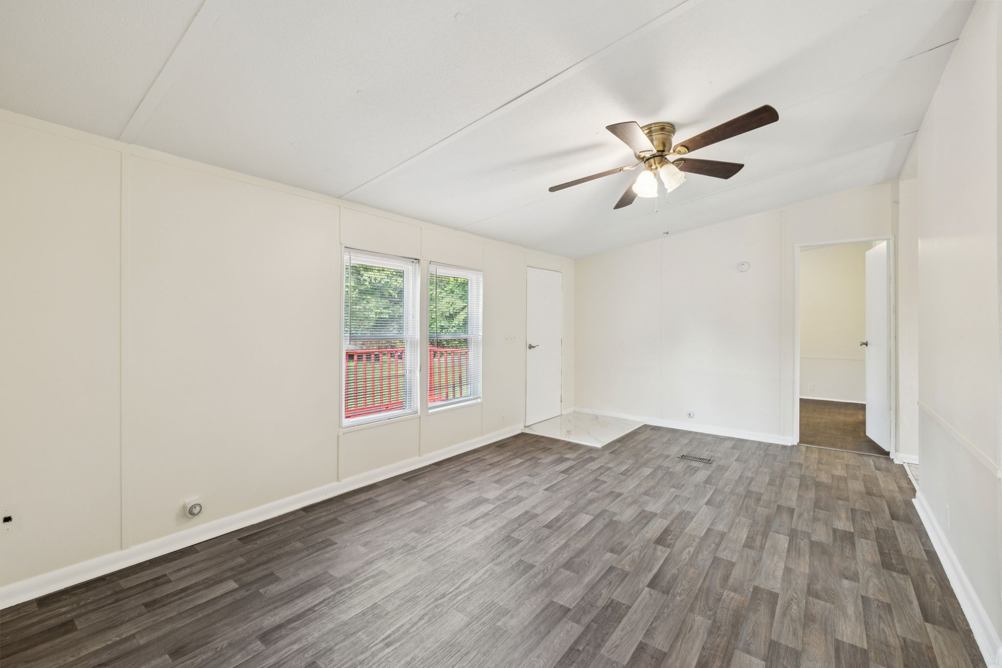 128 Crestview Dr