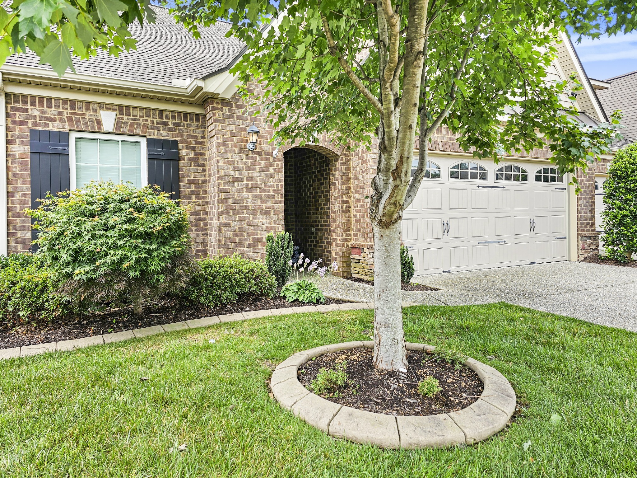 835 Meadowcrest Way