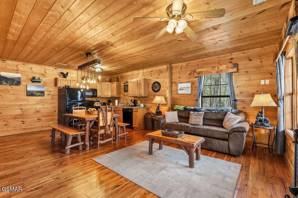 1418 School House Gap Road