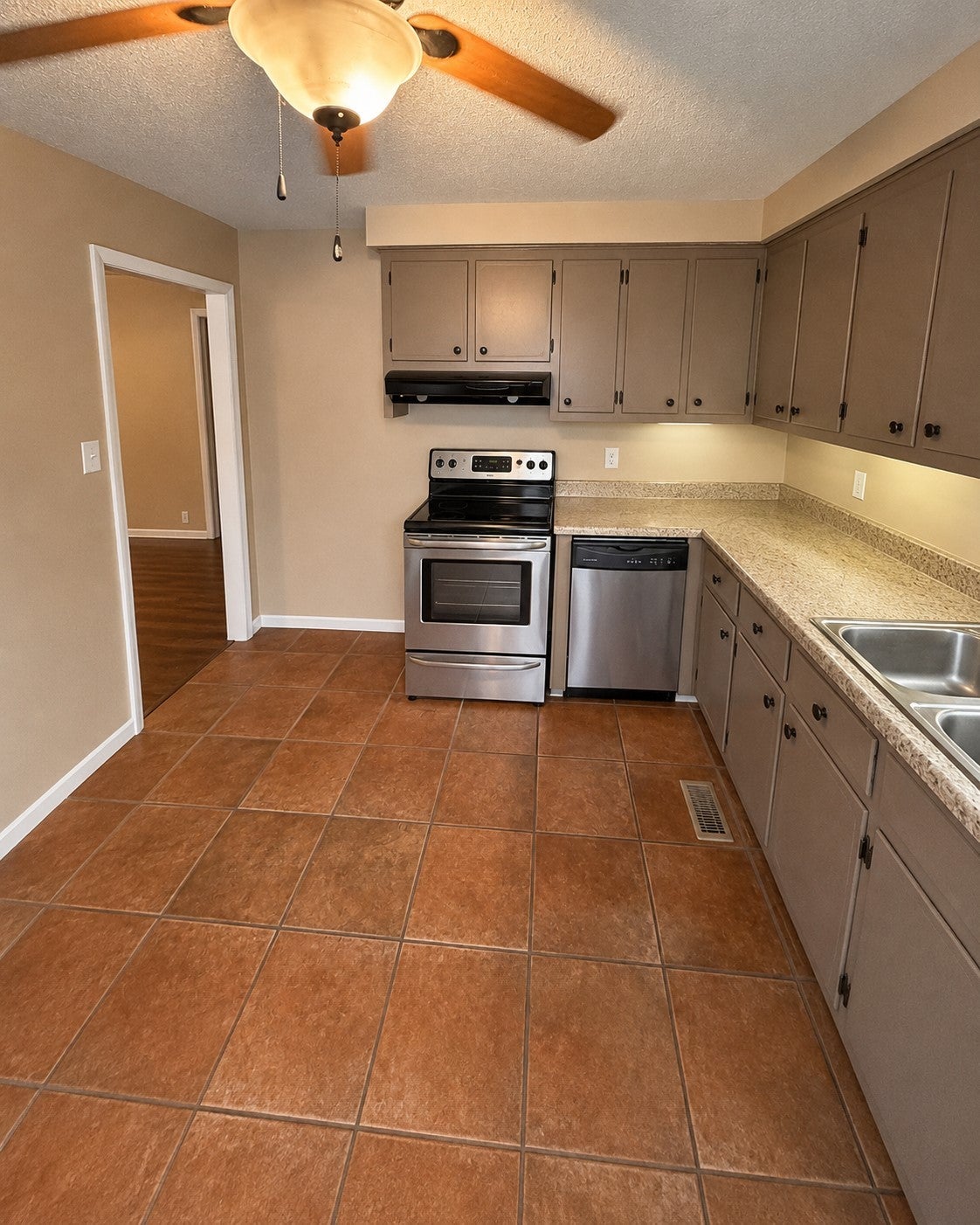206 Paddock Rd