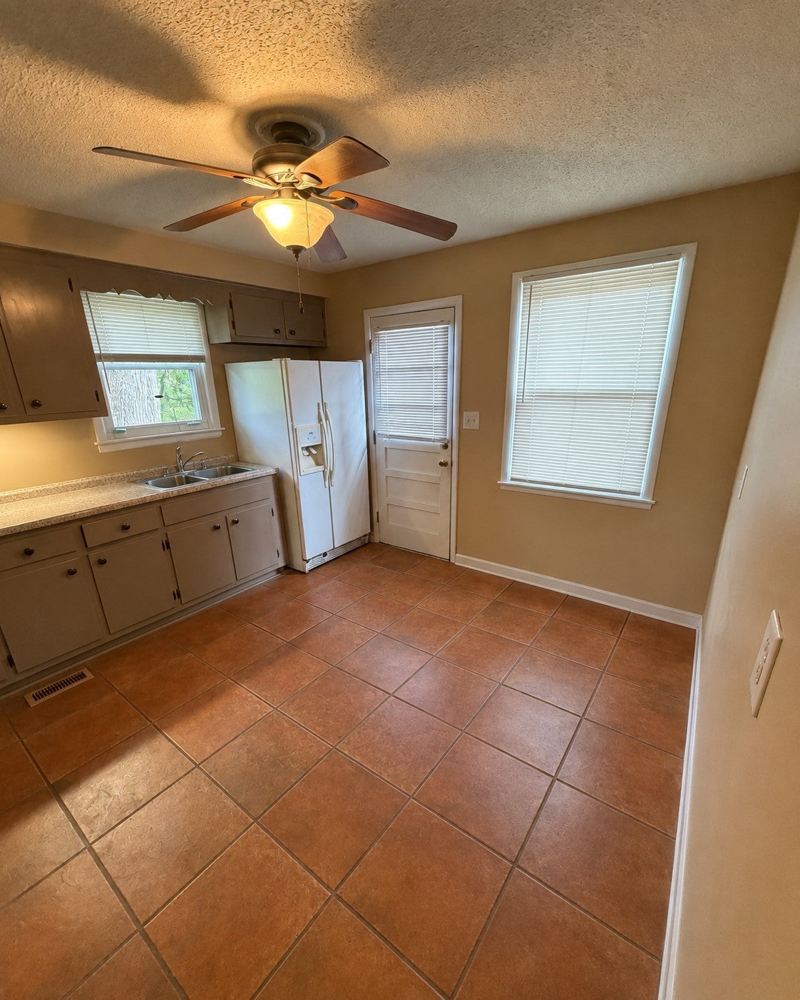 206 Paddock Rd