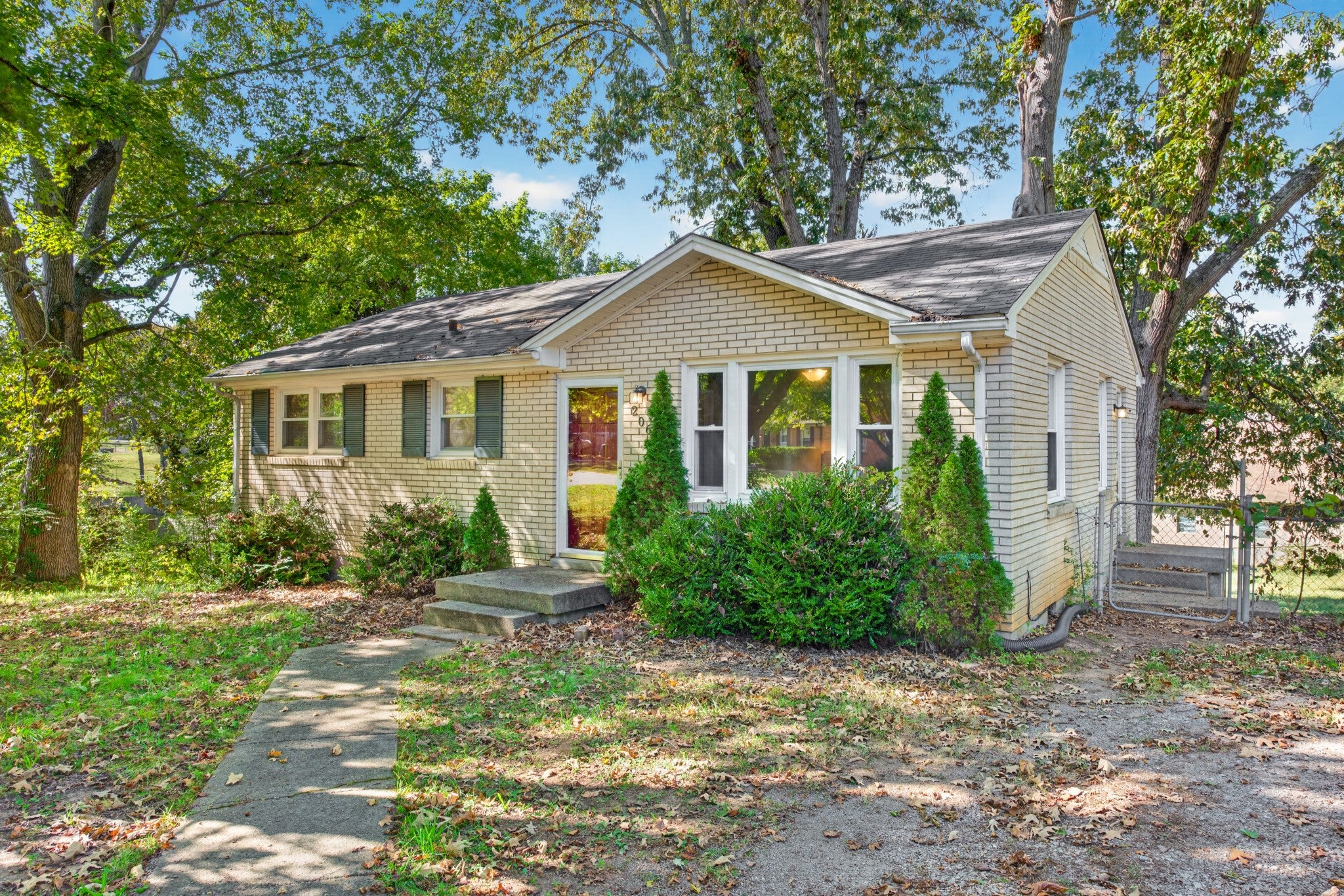 206 Paddock Rd