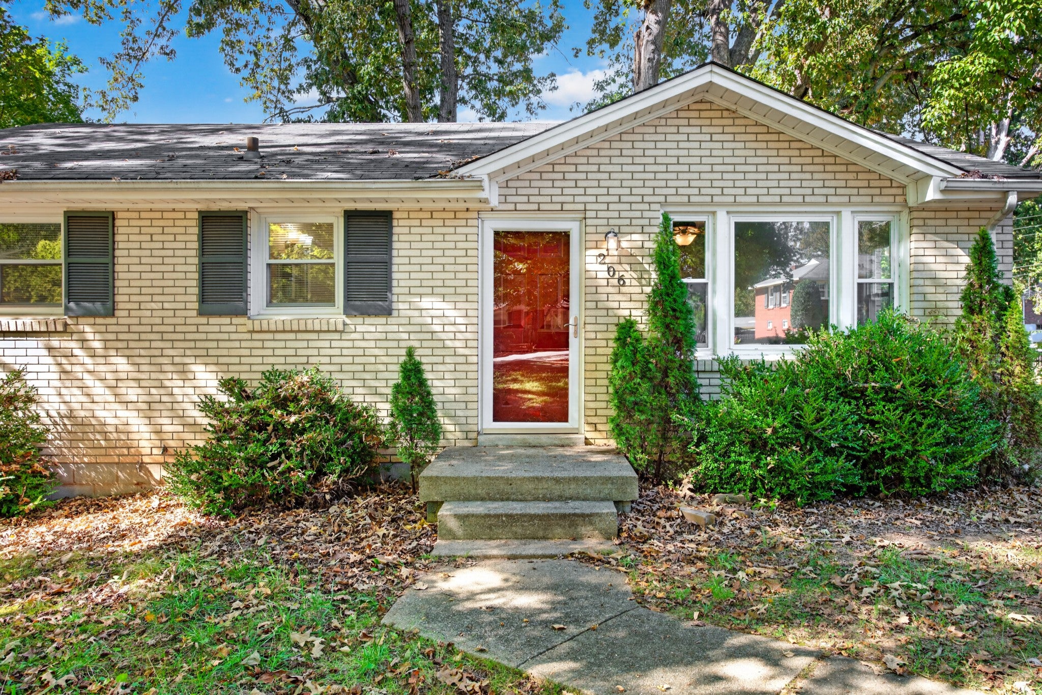 206 Paddock Rd