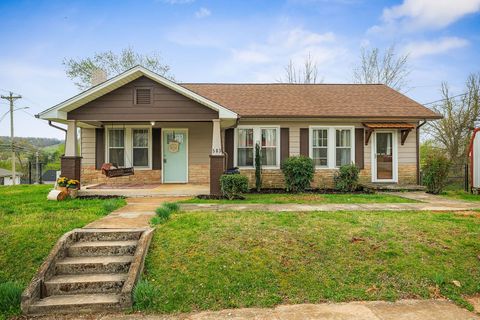 503 W 3rd St Livingston TN 38570