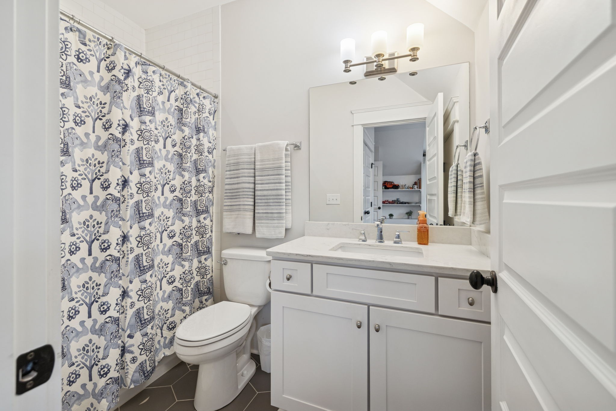 Nashville, Tennessee 37215, United States, 4 Bedrooms Bedrooms, ,5 BathroomsBathrooms,Residential,Coming Soon,250843