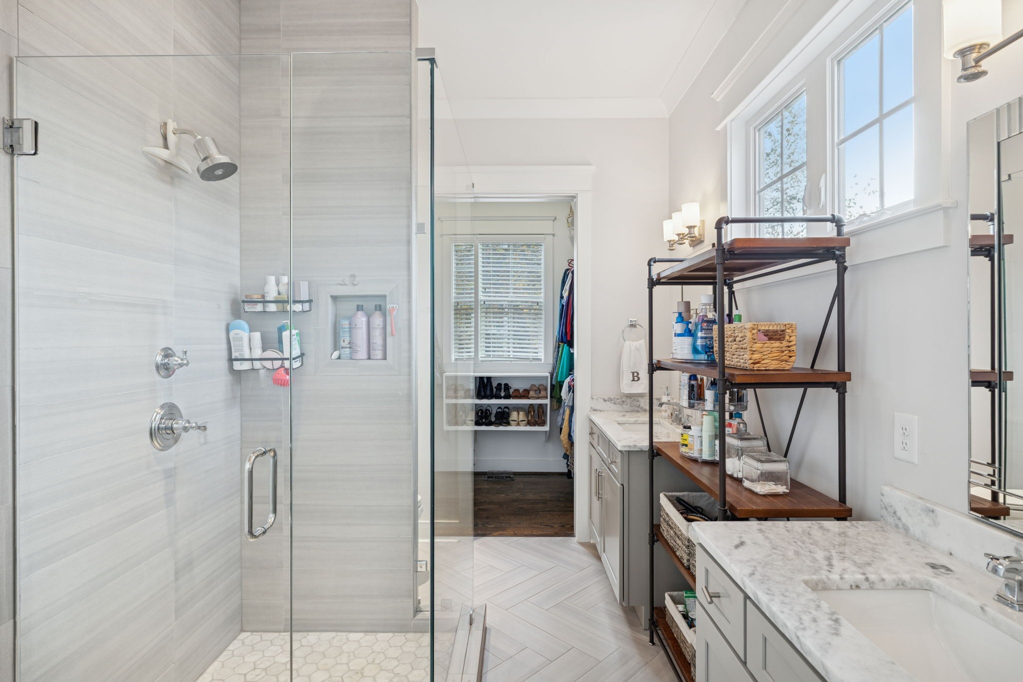 Nashville, Tennessee 37215, United States, 4 Bedrooms Bedrooms, ,5 BathroomsBathrooms,Residential,Coming Soon,250843