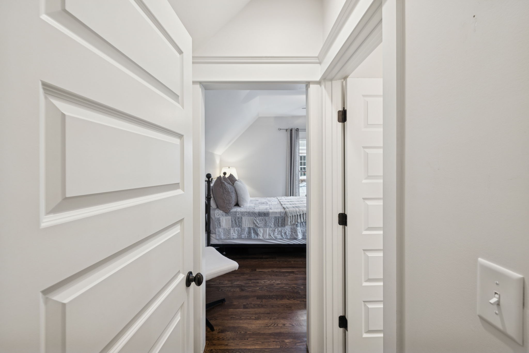 Nashville, Tennessee 37215, United States, 4 Bedrooms Bedrooms, ,5 BathroomsBathrooms,Residential,Coming Soon,250843