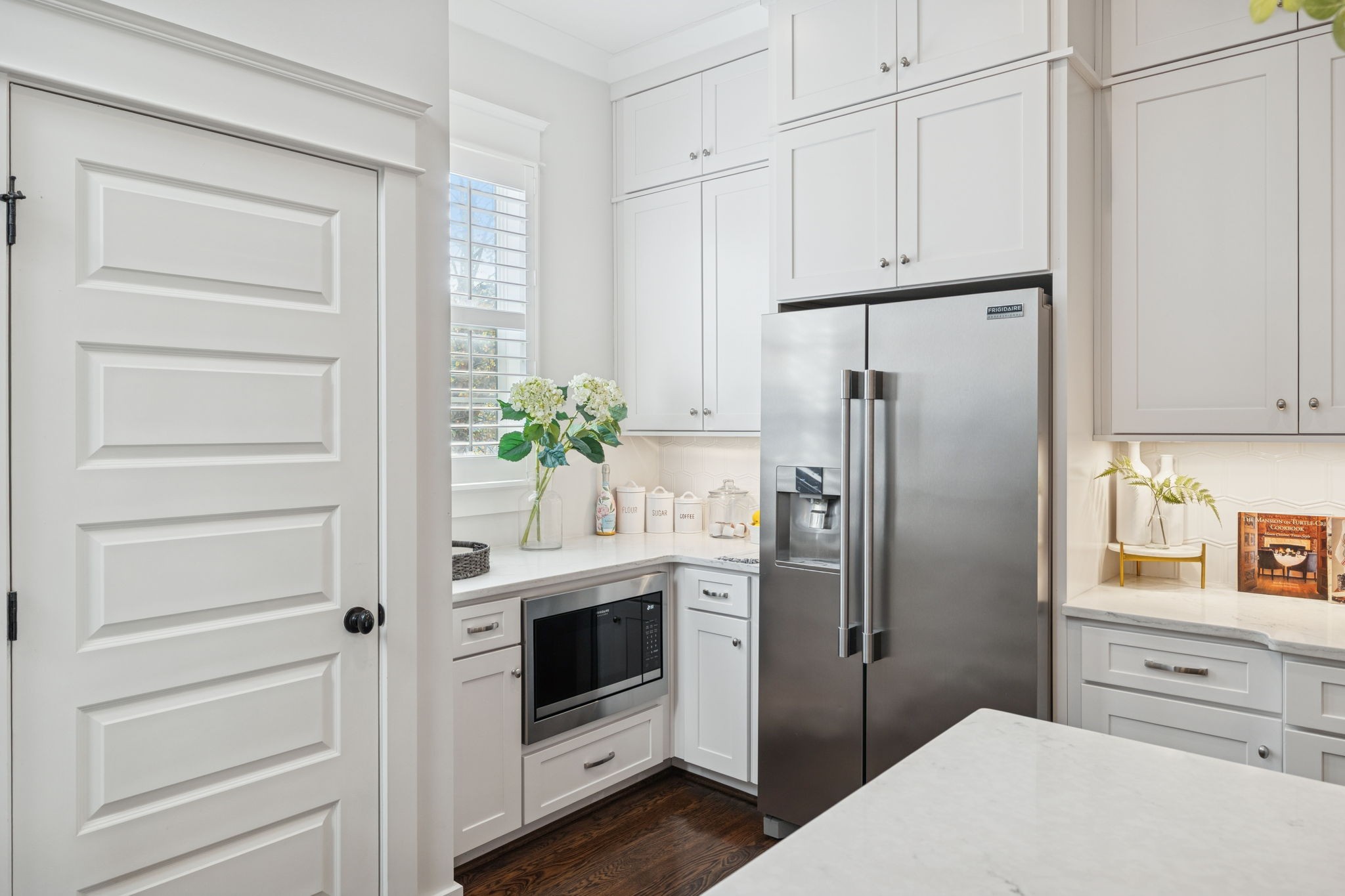 Nashville, Tennessee 37215, United States, 4 Bedrooms Bedrooms, ,5 BathroomsBathrooms,Residential,Coming Soon,250843