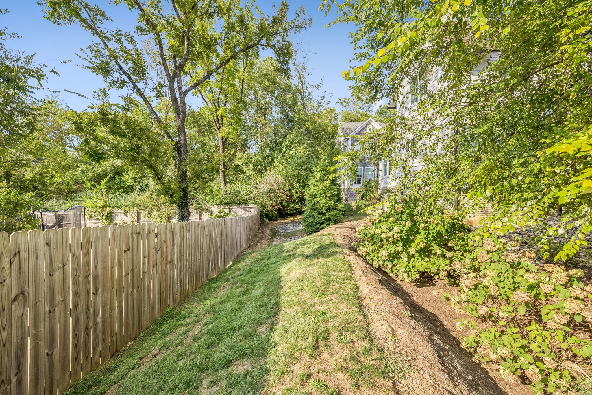 Nashville, Tennessee 37215, United States, 4 Bedrooms Bedrooms, ,5 BathroomsBathrooms,Residential,Coming Soon,250843