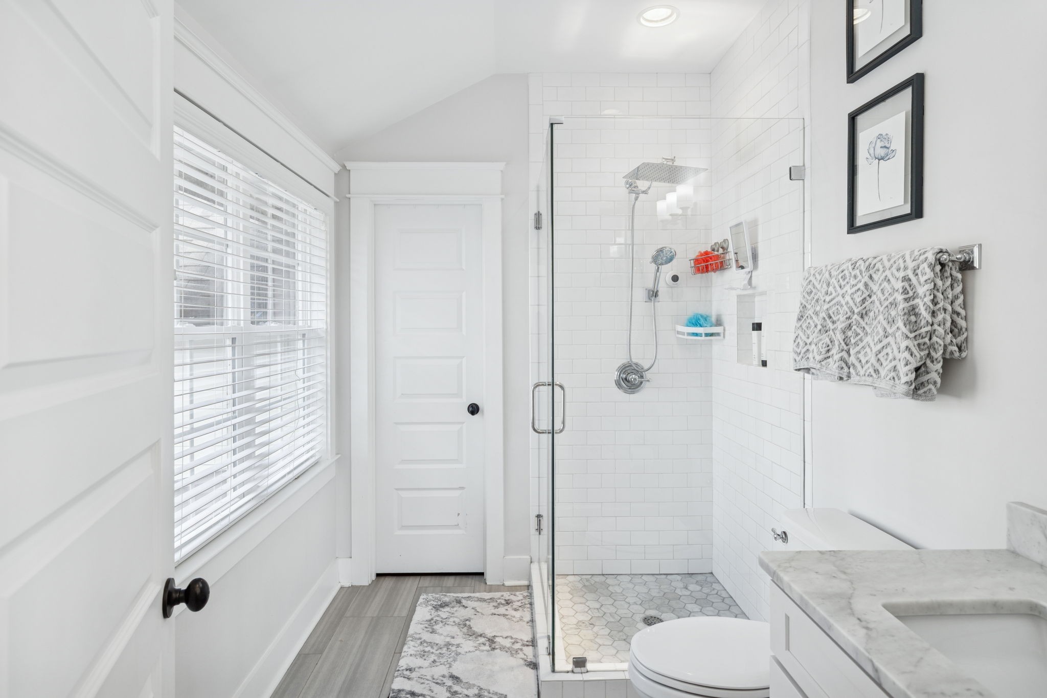 Nashville, Tennessee 37215, United States, 4 Bedrooms Bedrooms, ,5 BathroomsBathrooms,Residential,Coming Soon,250843