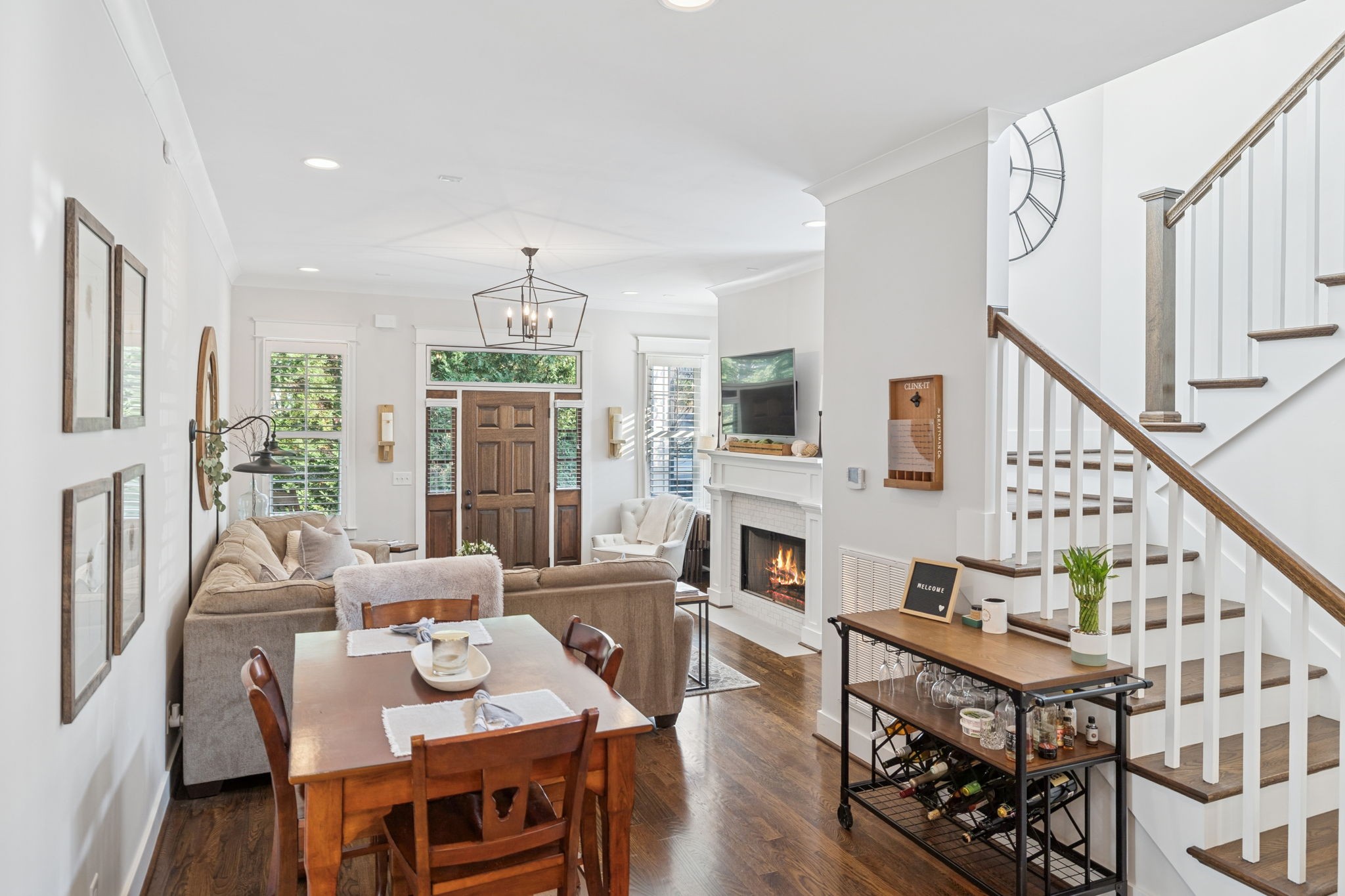 Nashville, Tennessee 37215, United States, 4 Bedrooms Bedrooms, ,5 BathroomsBathrooms,Residential,Coming Soon,250843