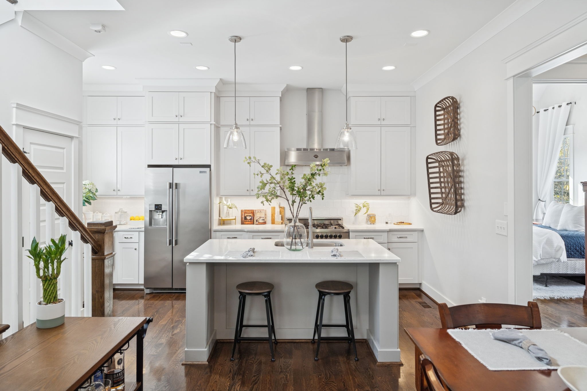 Nashville, Tennessee 37215, United States, 4 Bedrooms Bedrooms, ,5 BathroomsBathrooms,Residential,Coming Soon,250843