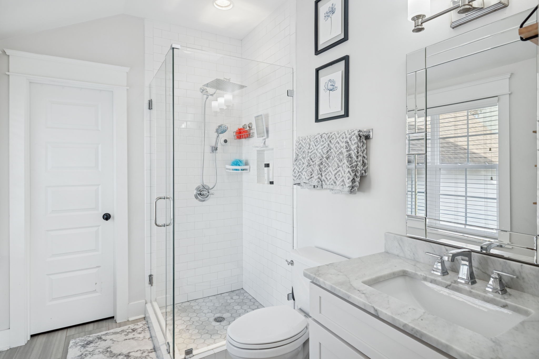 Nashville, Tennessee 37215, United States, 4 Bedrooms Bedrooms, ,5 BathroomsBathrooms,Residential,Coming Soon,250843