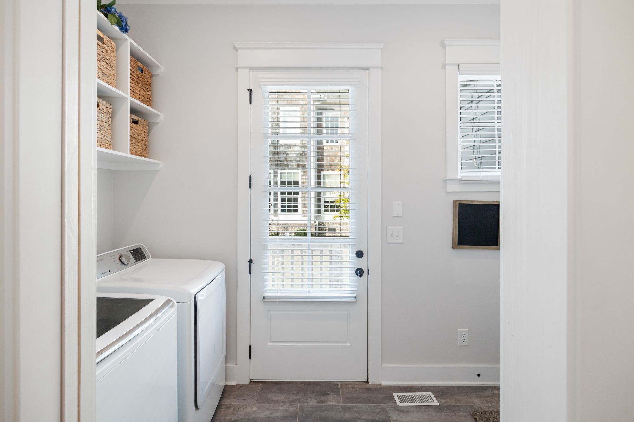 Nashville, Tennessee 37215, United States, 4 Bedrooms Bedrooms, ,5 BathroomsBathrooms,Residential,Coming Soon,250843