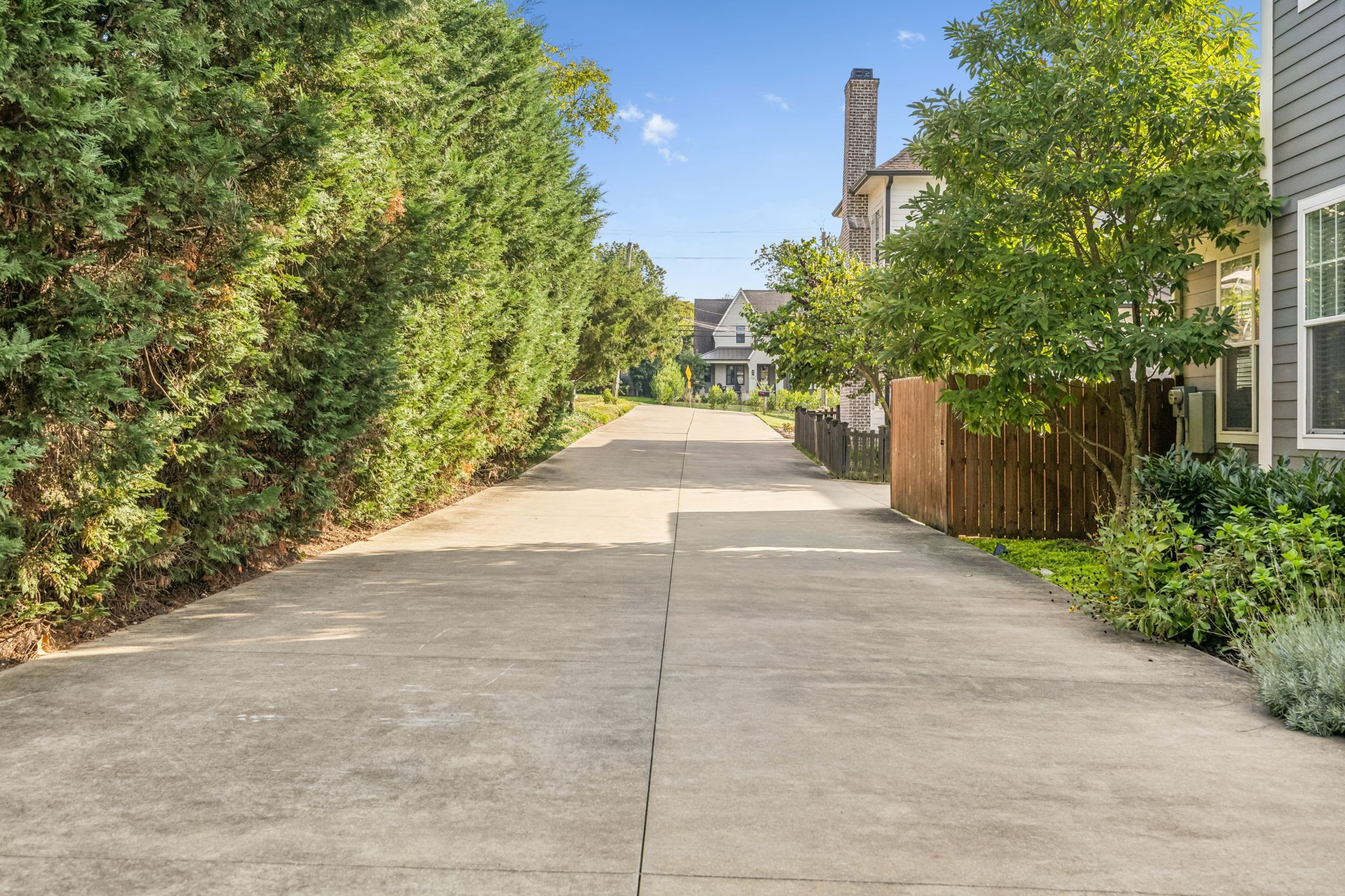 Nashville, Tennessee 37215, United States, 4 Bedrooms Bedrooms, ,5 BathroomsBathrooms,Residential,Coming Soon,250843