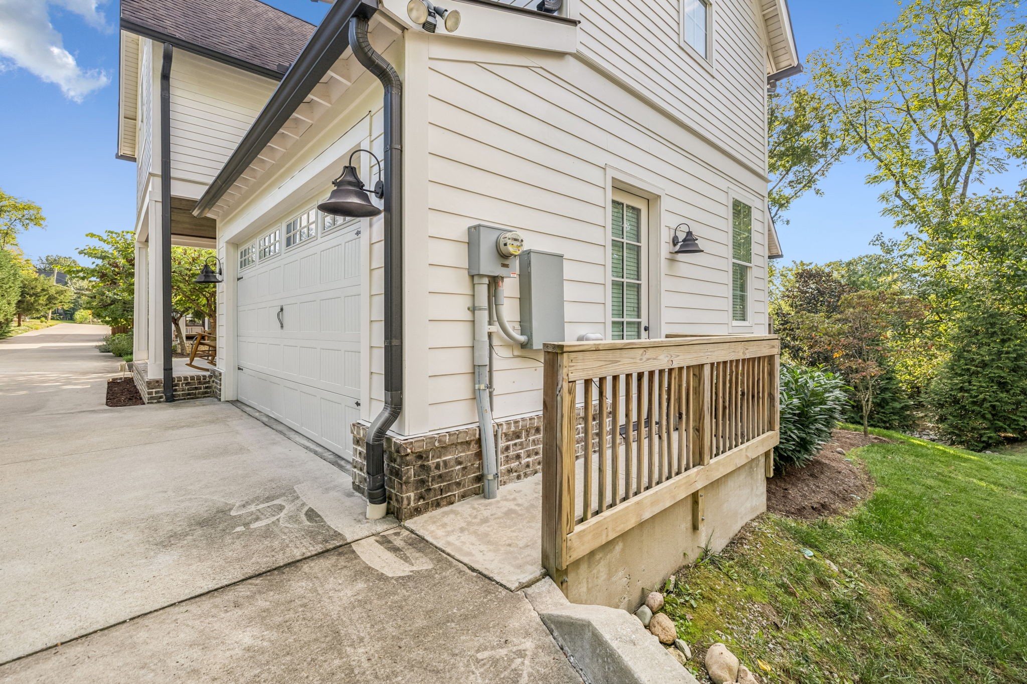 Nashville, Tennessee 37215, United States, 4 Bedrooms Bedrooms, ,5 BathroomsBathrooms,Residential,Coming Soon,250843