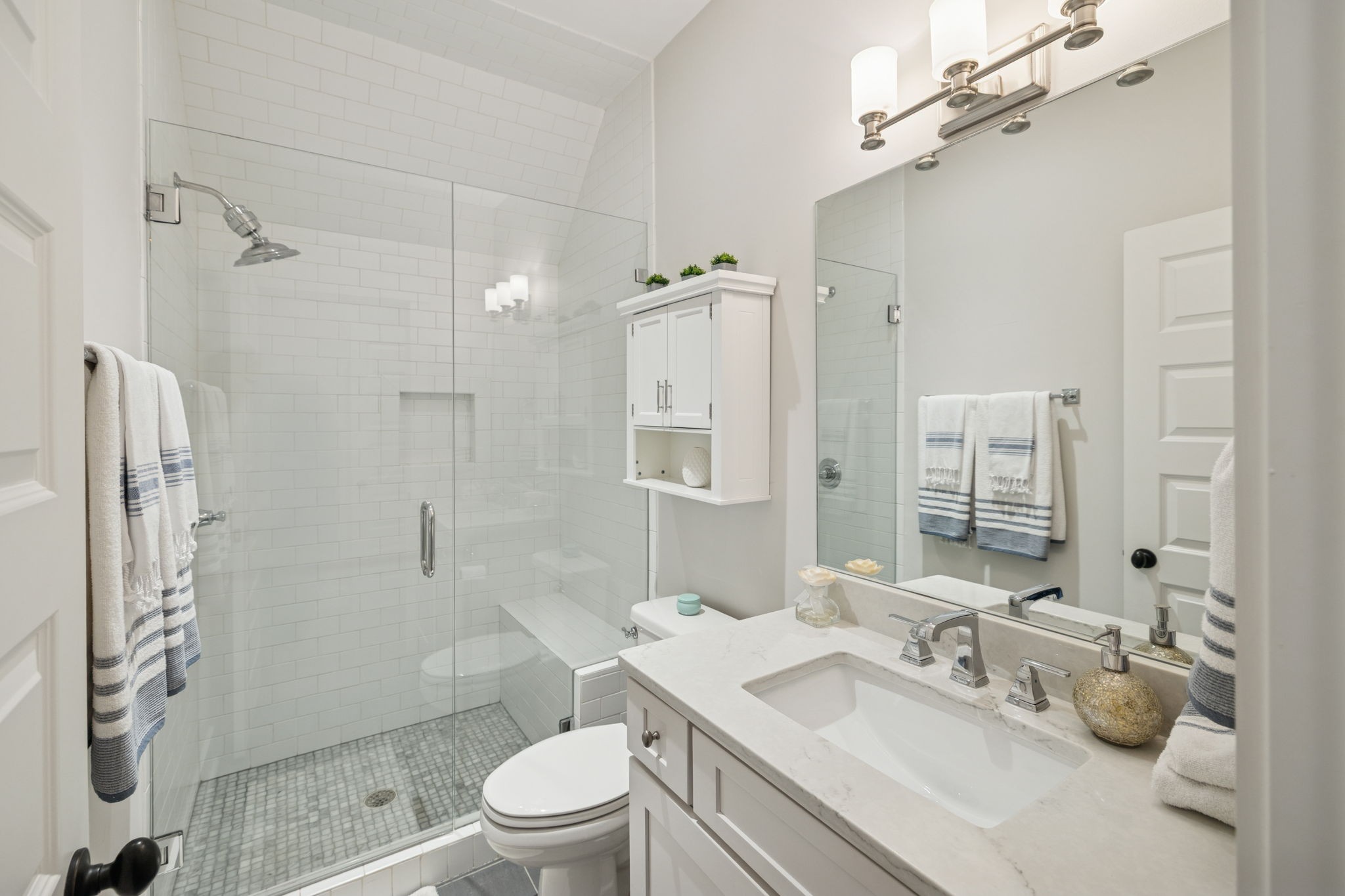 Nashville, Tennessee 37215, United States, 4 Bedrooms Bedrooms, ,5 BathroomsBathrooms,Residential,Coming Soon,250843